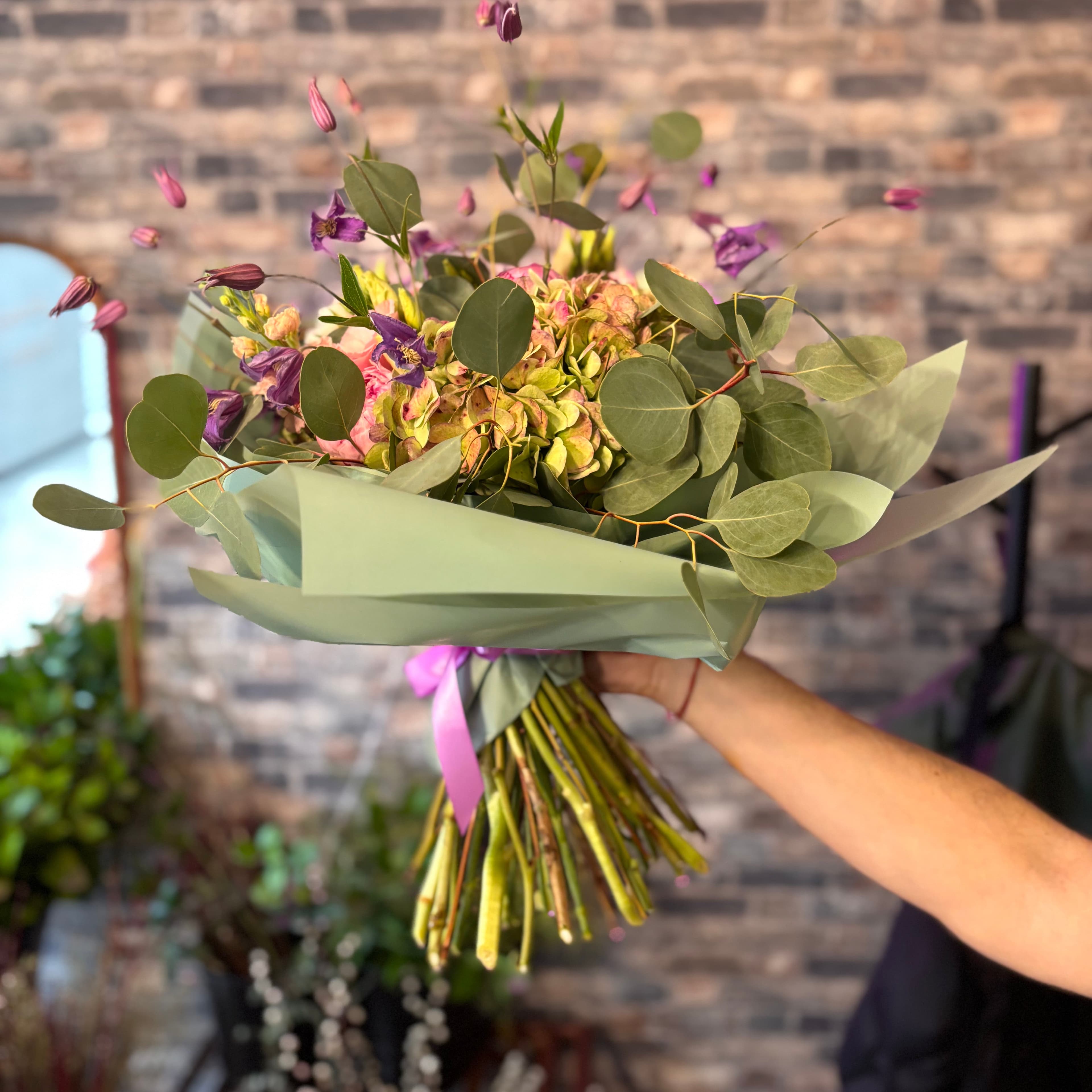 Flores a Domicilio en Madrid: directas a su puerta con Lumea Blooms